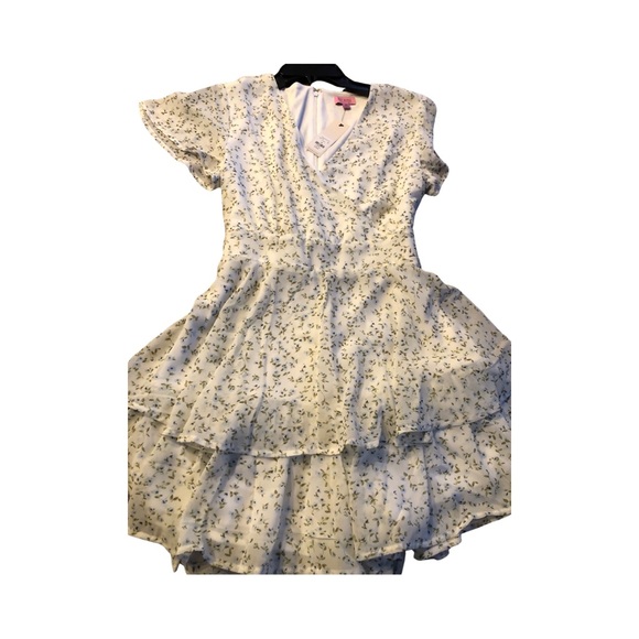 Miami by Francesca’s XS floral white dress - Picture 2 of 9